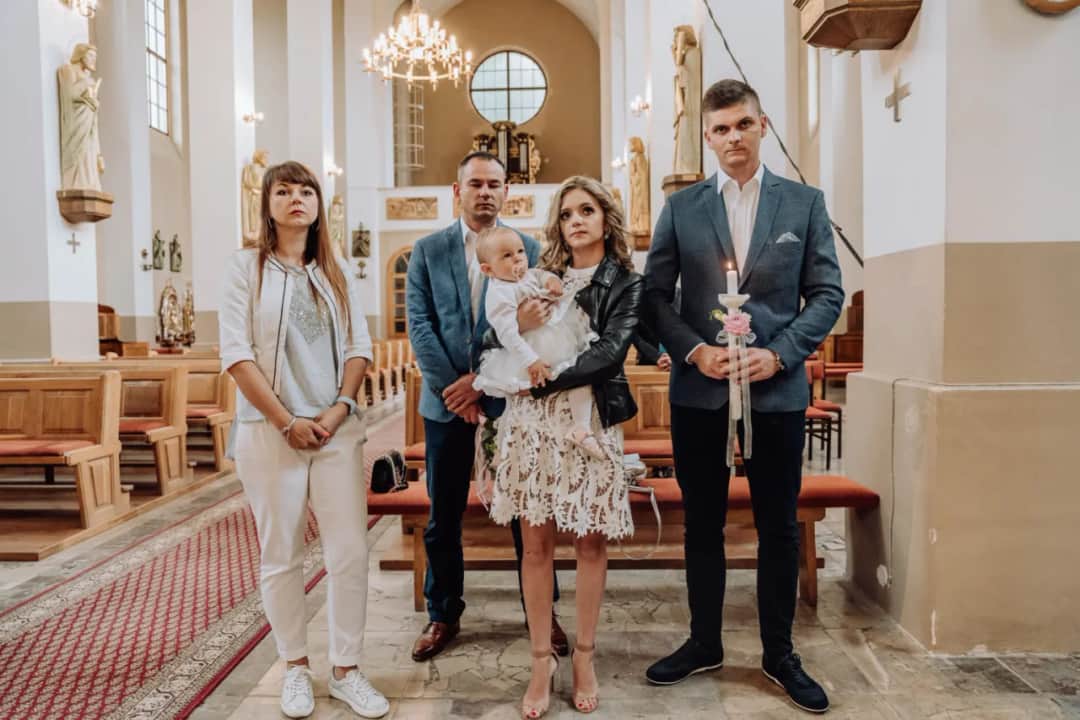 Ile bierze fotograf za chrzest? Ceny, które zaskoczą rodziców