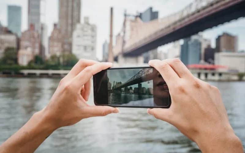 Jak wywołać zdjęcia z telefonu u fotografa bez zbędnych problemów