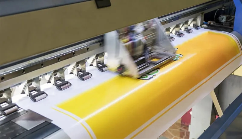 Druk folia ósemka - jak wykorzystać ją do skutecznej reklamy?