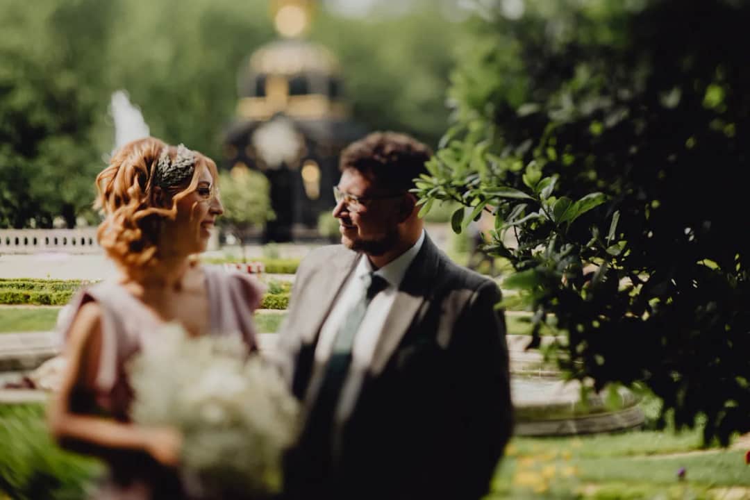 Ile kosztuje fotograf na wesele? Poznaj ukryte koszty i opcje