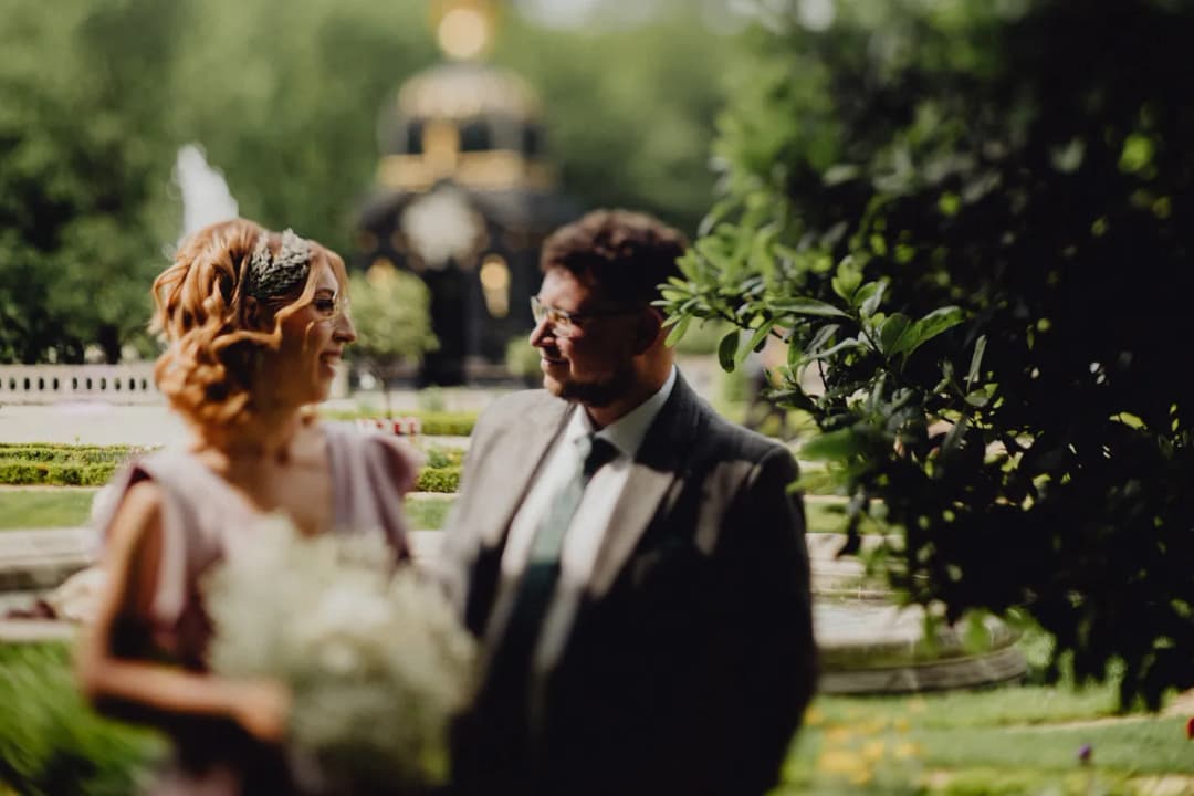 Ile kosztuje fotograf na wesele? Poznaj ukryte koszty i opcje