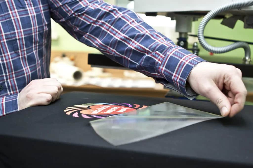 Czym jest druk folia? Odkryj zastosowania i korzyści tej techniki